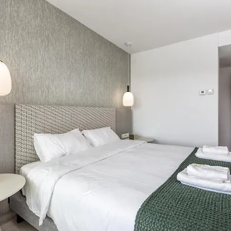 Vivi Homes - Casa Element Pool, Terrace & Golf * מארבלה